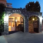 酒店 Georgia 3*